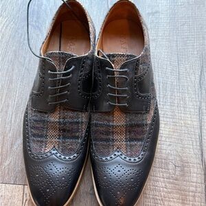 Taft Black and Brown Oxford Shoes with Brogue Detailing